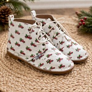 Monkey Feet Kids Christmas Boots Red Truck Print size 7-8y